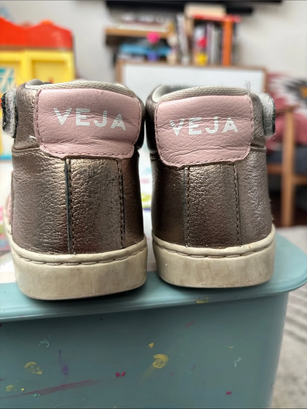 Veja Metallic Bronze Kids High-Top Sneakers with Pink Accent 8.5 toddler